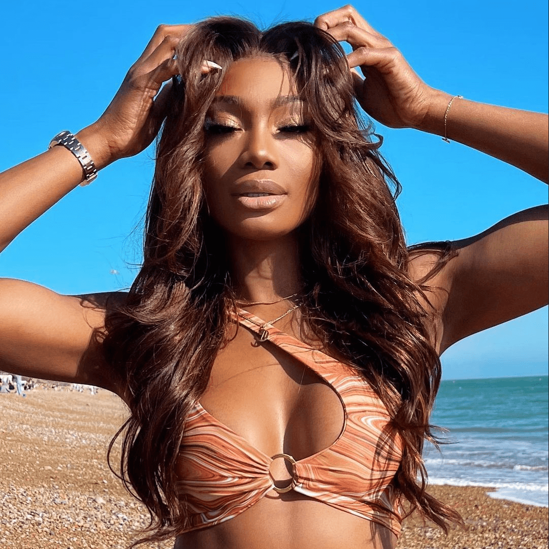 How to Wear a Wig at the Beach？(Easy Tips)